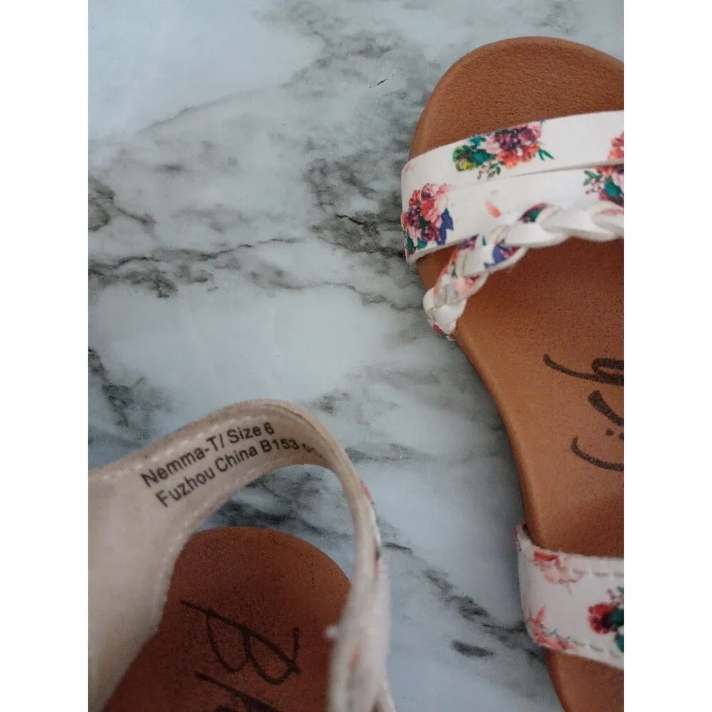 Blowfish Malibu White Floral Sandals Size 6